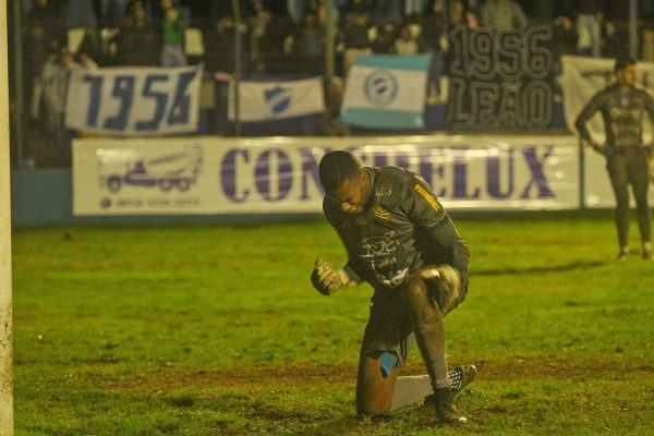 Pelotas supera fantasma dos pênaltis, passa pelo Glória e vai à semifinal