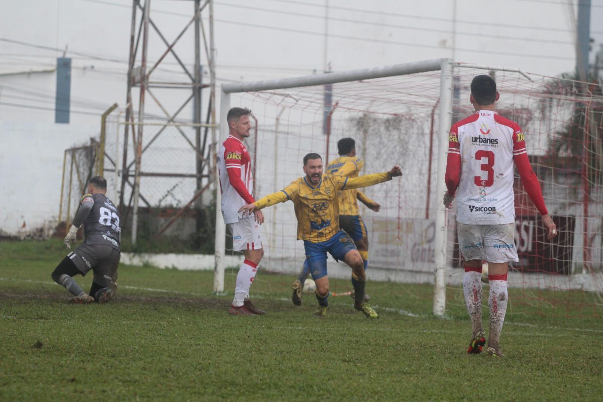 Pelotas arranca empate por 2 a 2 com o Inter-SM e vai às quartas de final