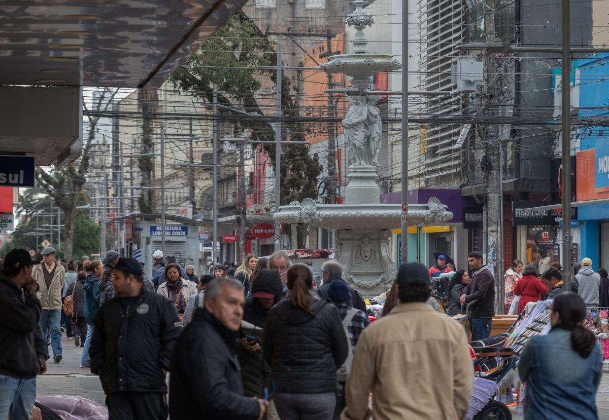 Pagamento da primeira parcela do 13º salário injeta quase R$ 30 milhões na Zona Sul