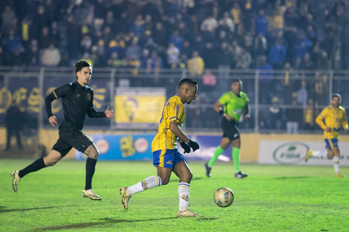 Pelotas define futuro contra o Inter-SM