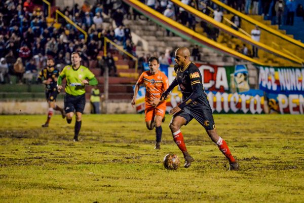 Possíveis rivais do Lobo, VEC e Inter-SM empatam no jogo de ida das quartas