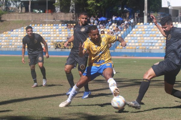 Em casa, Lobo faz jogo decisivo contra o Monsoon