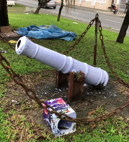 Canhão da Revolução Farroupilha sofre vandalismo em Pelotas