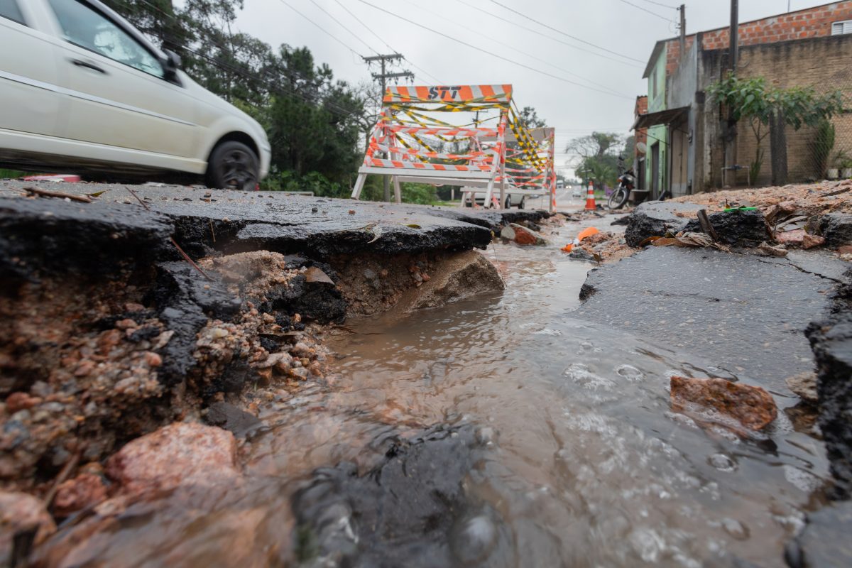 Obras incompletas causam transtornos em Pelotas