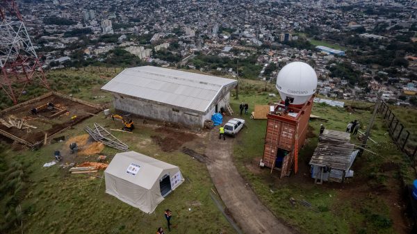 Novo radar meteorológico é instalado em Porto Alegre