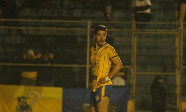 Léo Ferraz é emprestado após renovar com o Pelotas