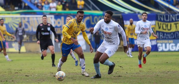 De volta para o segundo jogo da final, Warlei briga por artilharia isolada