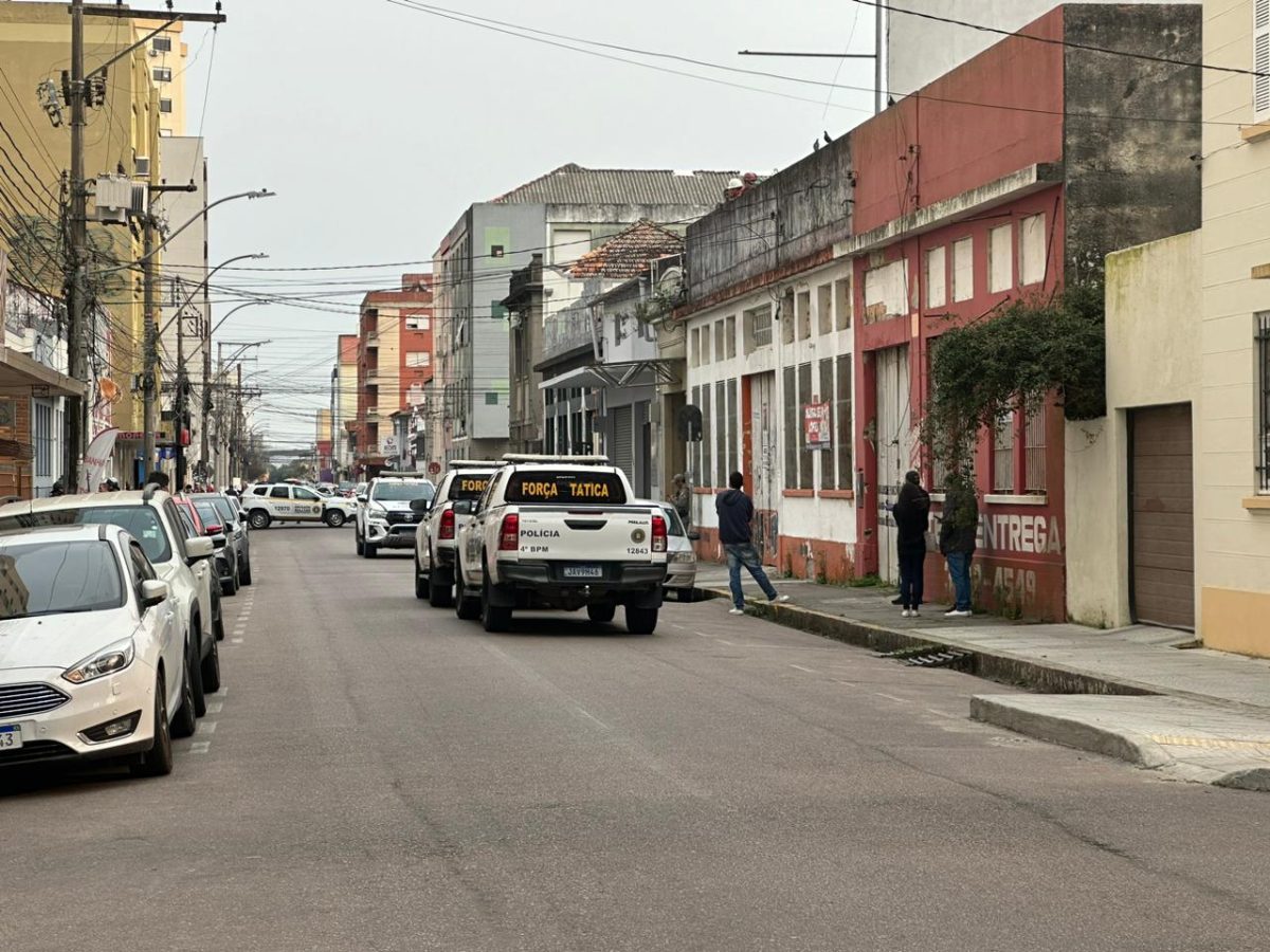 Homem é detido por posse de arma no Centro de Pelotas