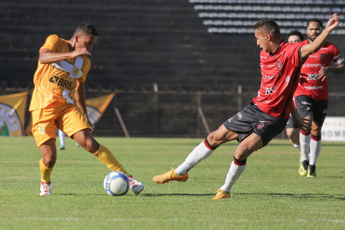 Brasil é goleado mais uma vez pelo Brasiliense e está eliminado nas oitavas de final