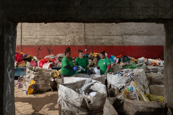 Apenas 12% do lixo recolhido em Pelotas foi separado para reciclagem