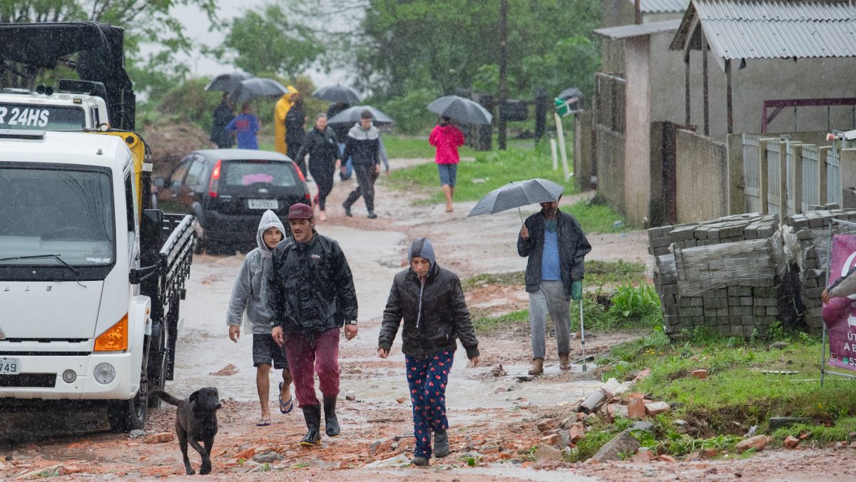 Parte dos moradores deixa a Vila Jacottet