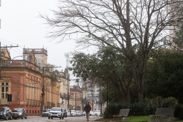 Defesa Civil alerta para tempo severo nesta quinta-feira no RS