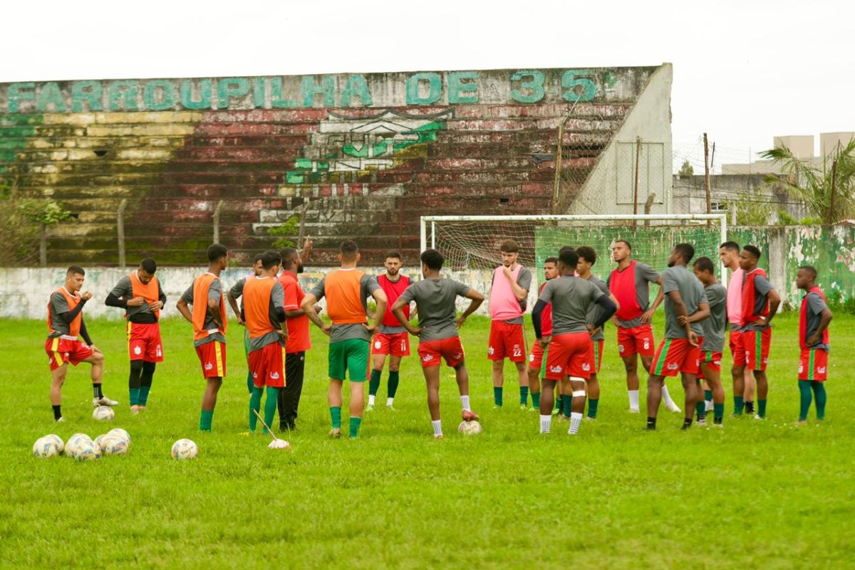 Situação contratual de cinco atletas do Farroupilha motiva denúncia no TJD