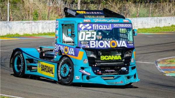 Jorginho Feio disputa prova no Uruguai pela Fórmula Truck