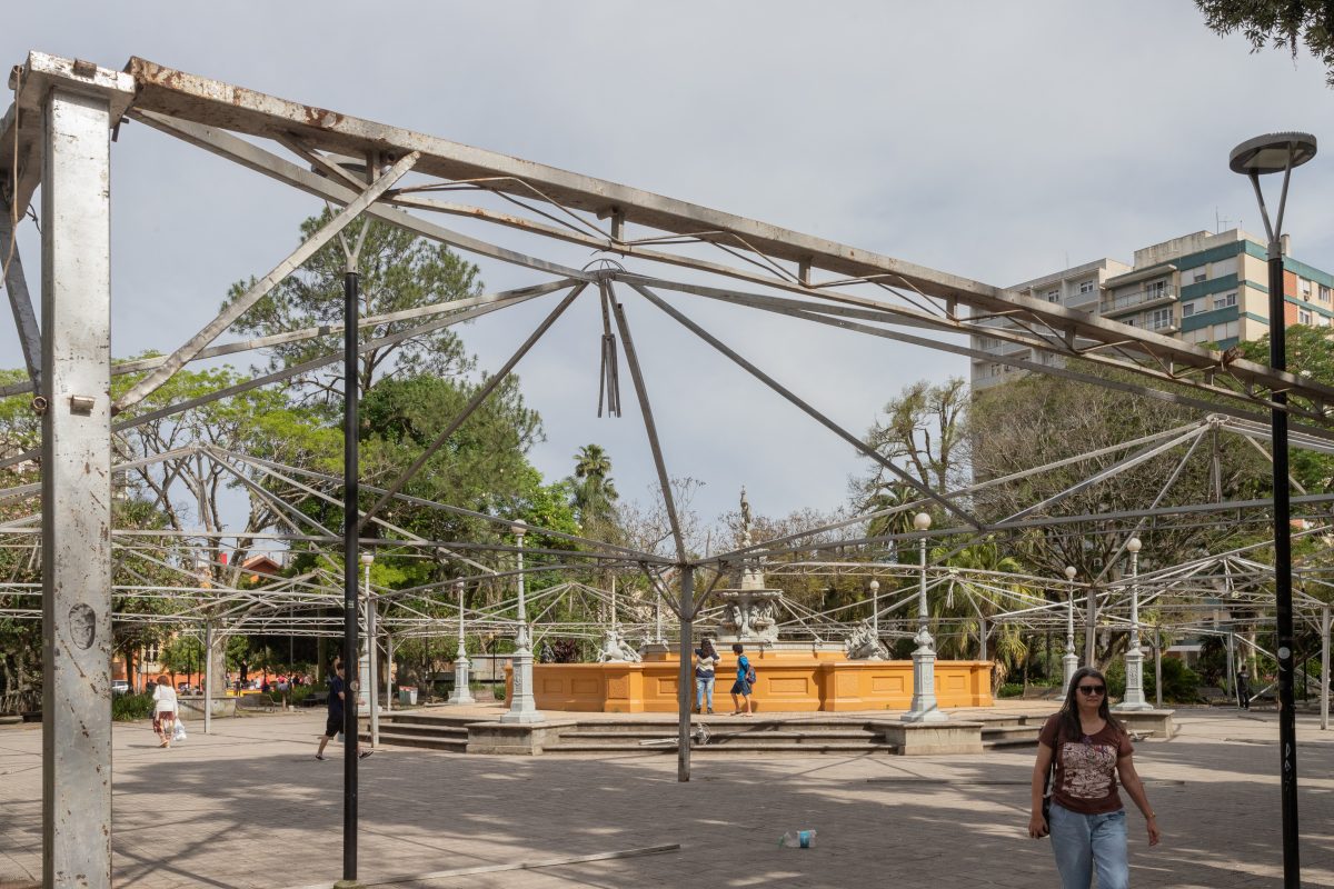 Feira do Livro toma forma na praça Coronel Pedro Osório