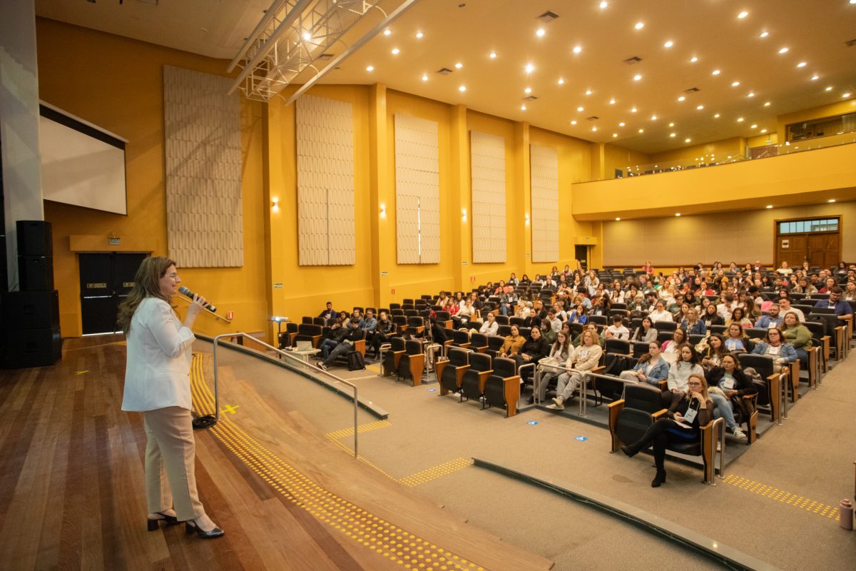 Congresso nipo-brasileiro discute desenvolvimento socioemocional de crianças