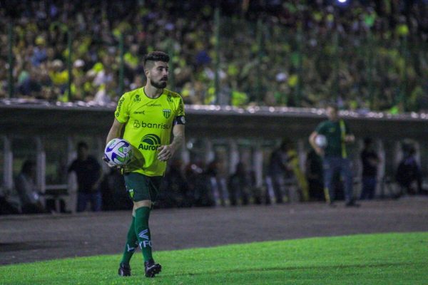 Volante Robson Lopes defenderá o Pelotas no Gauchão