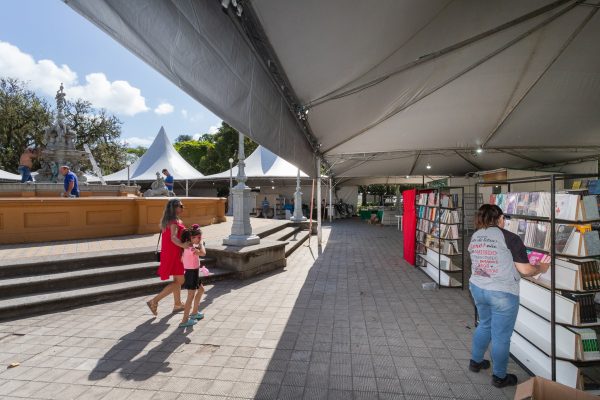 50ª Feira do Livro começa nesta quinta-feira na praça Coronel Pedro Osório