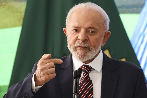 Lula lamenta tragédia com equipe de Pelotas