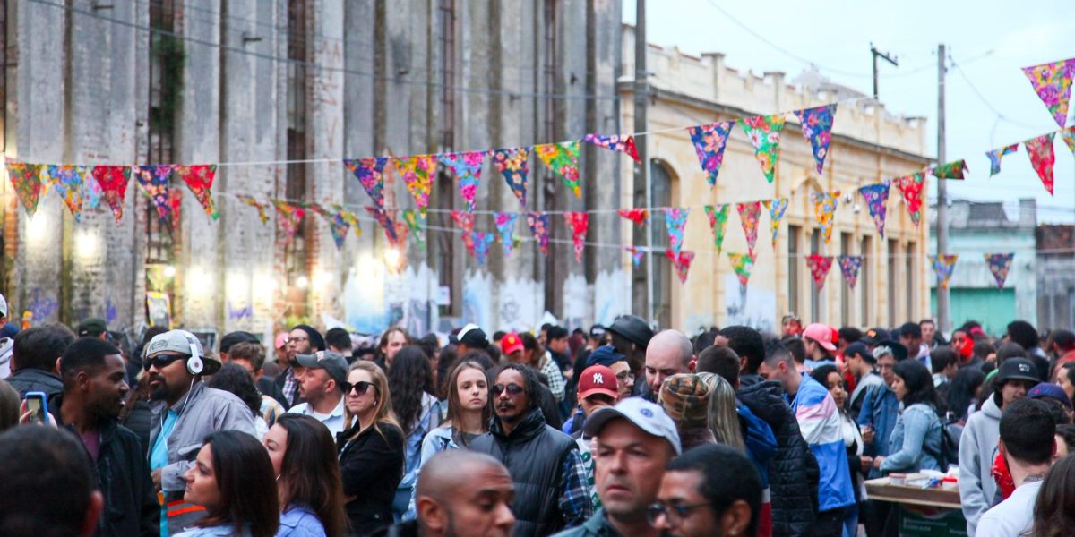 Festival Sofá na Rua movimenta o Quadrado no domingo