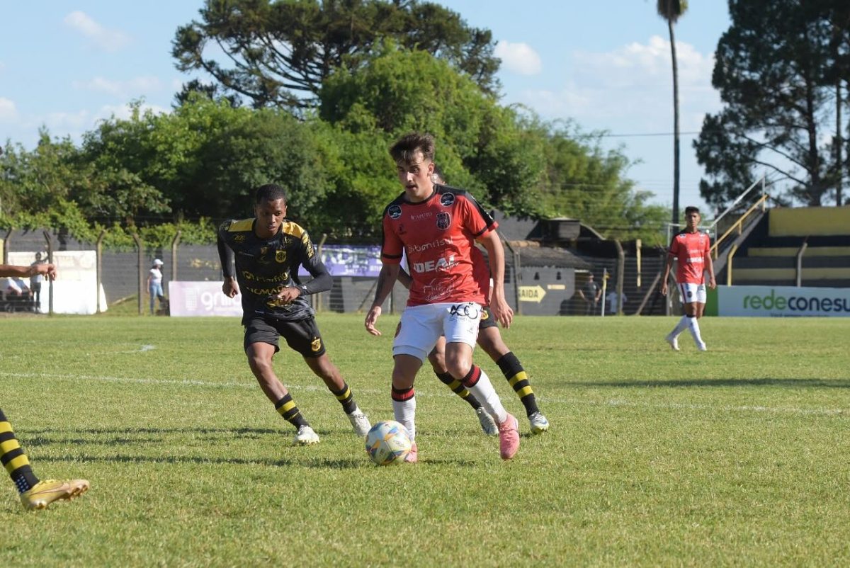 Brasil perde por 1 a 0 para o Bagé e sai atrás na semi do Gauchão Sub-20 A-2