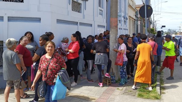 Pedido de recurso para auxílio reconstrução lota sede do CadÚnico