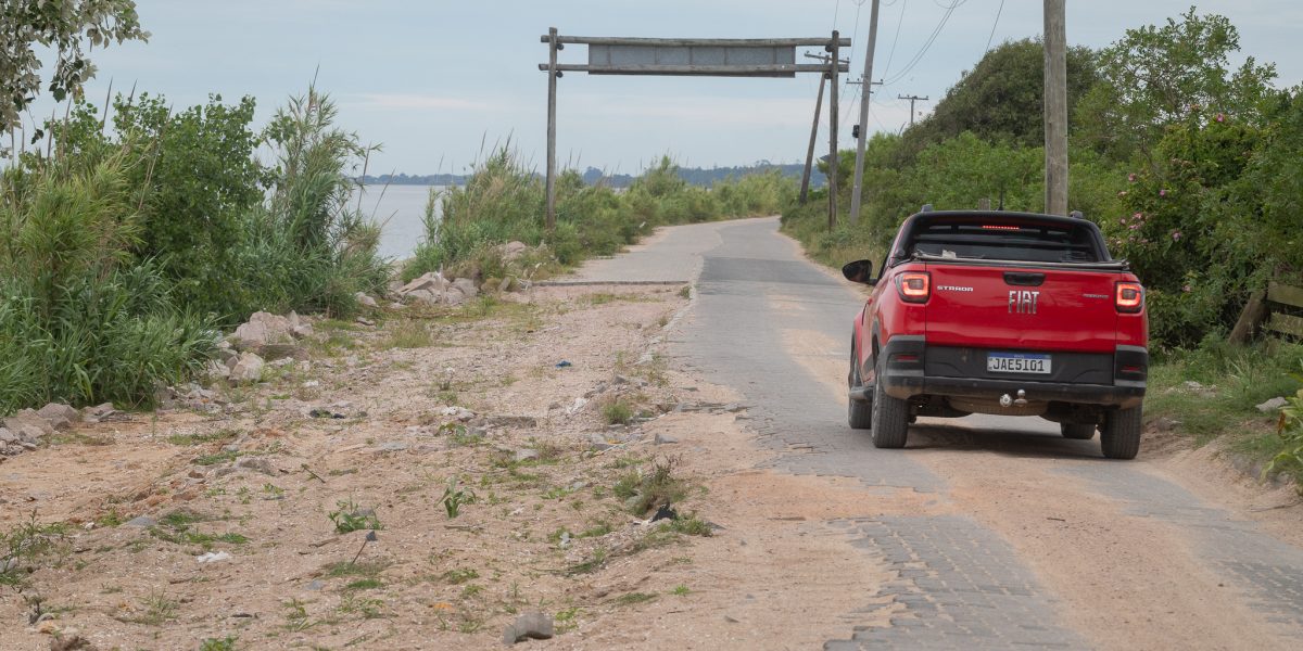 Impactos da enchente se somam à falta de infraestrutura na Colônia Z-3