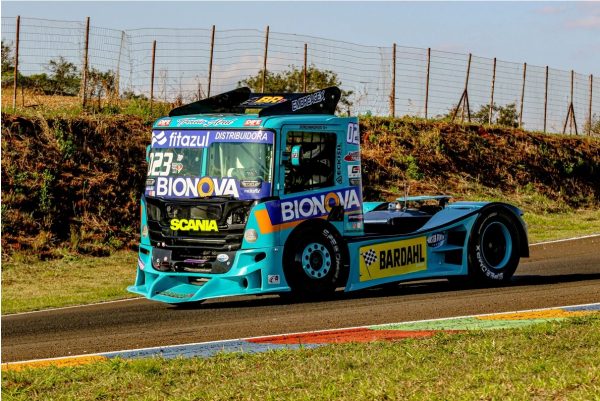 Jorginho Feio termina em nono na etapa de Tarumã da Fórmula Truck