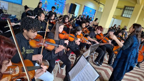 Orquestra Estudantil do Areal celebra dez anos com concerto no Theatro Guarany