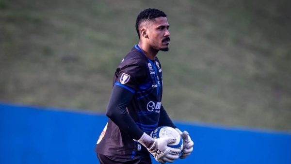 Brasil encaminha contratação do goleiro Wellington Santana