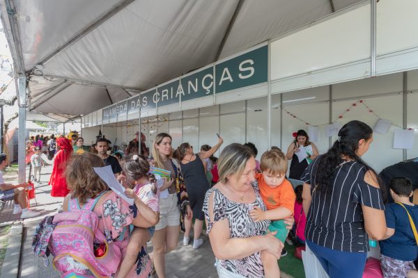 Final de semana para curtir a programação da 50ª Feira do Livro de Pelotas