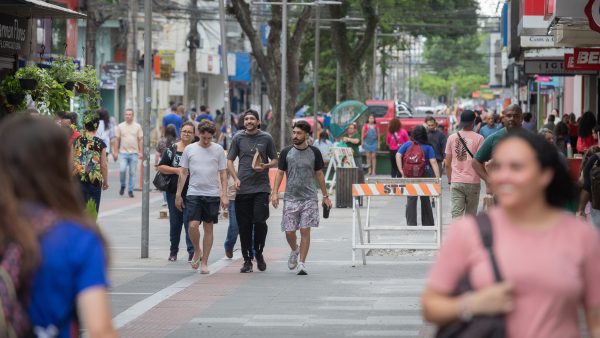 PEC de redução da jornada de trabalho vira debate nacional