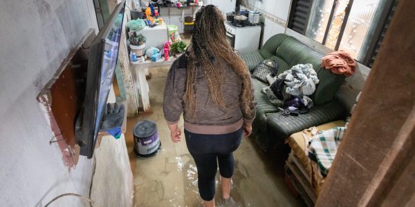 MP entra com ação por obra em rua com problemas crônicos