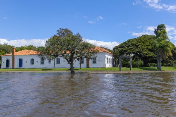 Família Mazza inaugura a Colônia de Férias dos funcionários