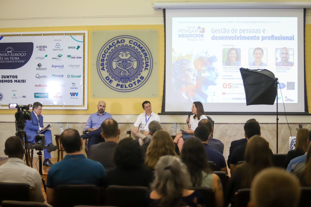 Painel Pensar Negócios analisa tendências de gestão de pessoas e mercado de recrutamento