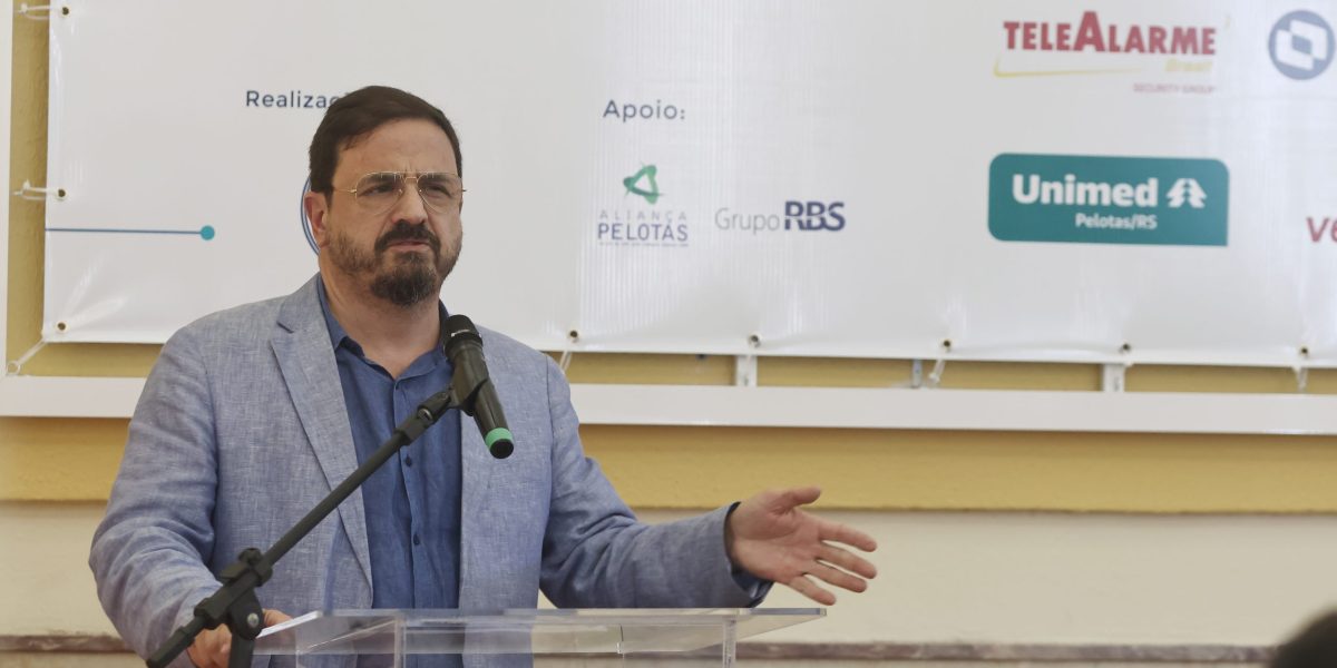 Pelotense Claudio Leite Gastal apresenta planos do Badesul