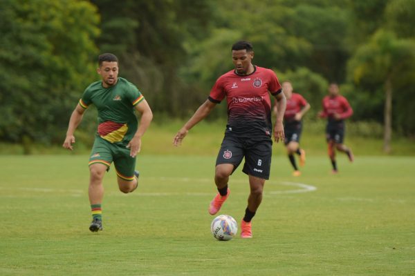 Brasil fará jogo-treino nesta segunda