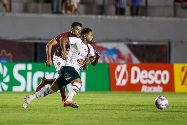 Em jogo de seis gols e duas viradas, Brasil perde para o Caxias