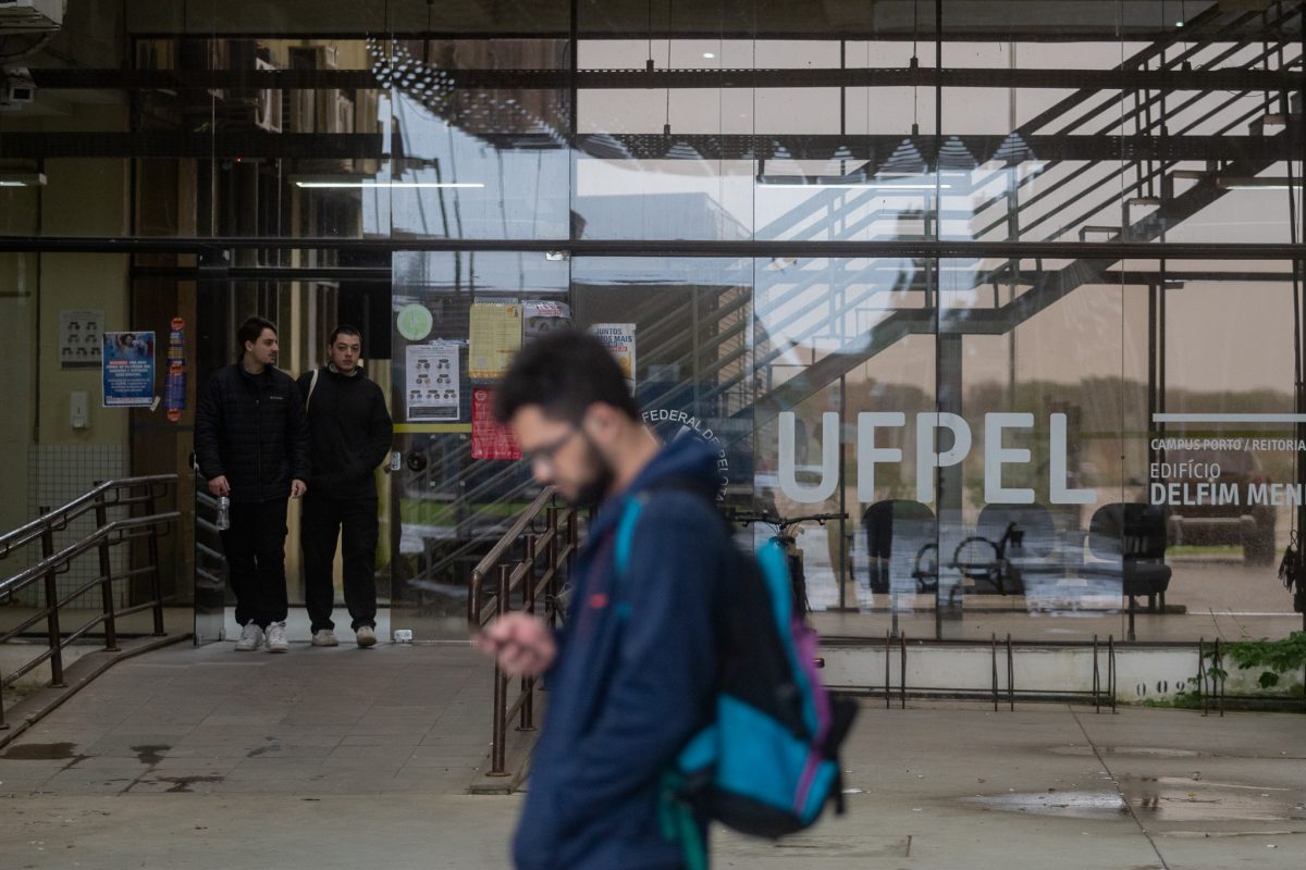 Estudantes retornam às aulas na UFPel nesta segunda-feira