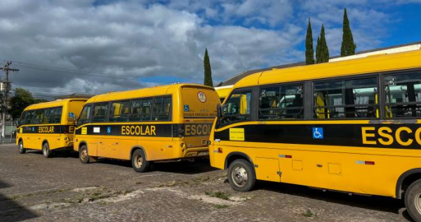 Prefeitura inicia manutenção nos ônibus escolares