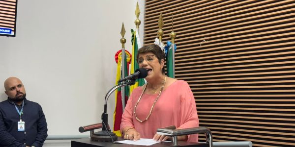 Darlene Pereira é empossada como prefeita de Rio Grande