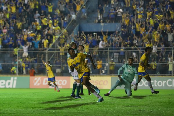 Pelotas bate Avenida por 1 a 0 e conquista primeira vitória