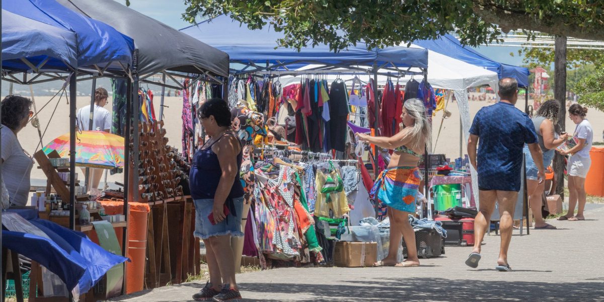 Empreendedores da economia criativa apostam na orla da praia