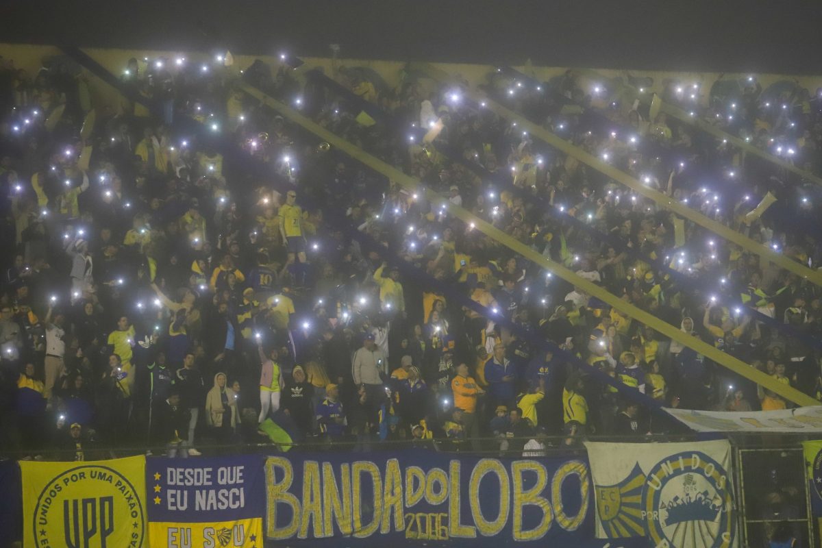 Lobo começa a vender ingressos para jogo de domingo