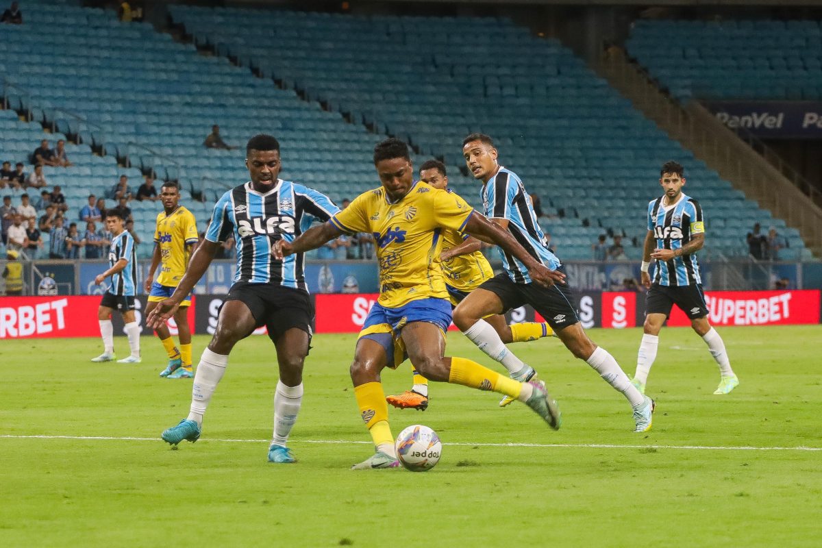 Pelotas sucumbe na Arena, toma 5 a 0 do Grêmio e entra no Z-4