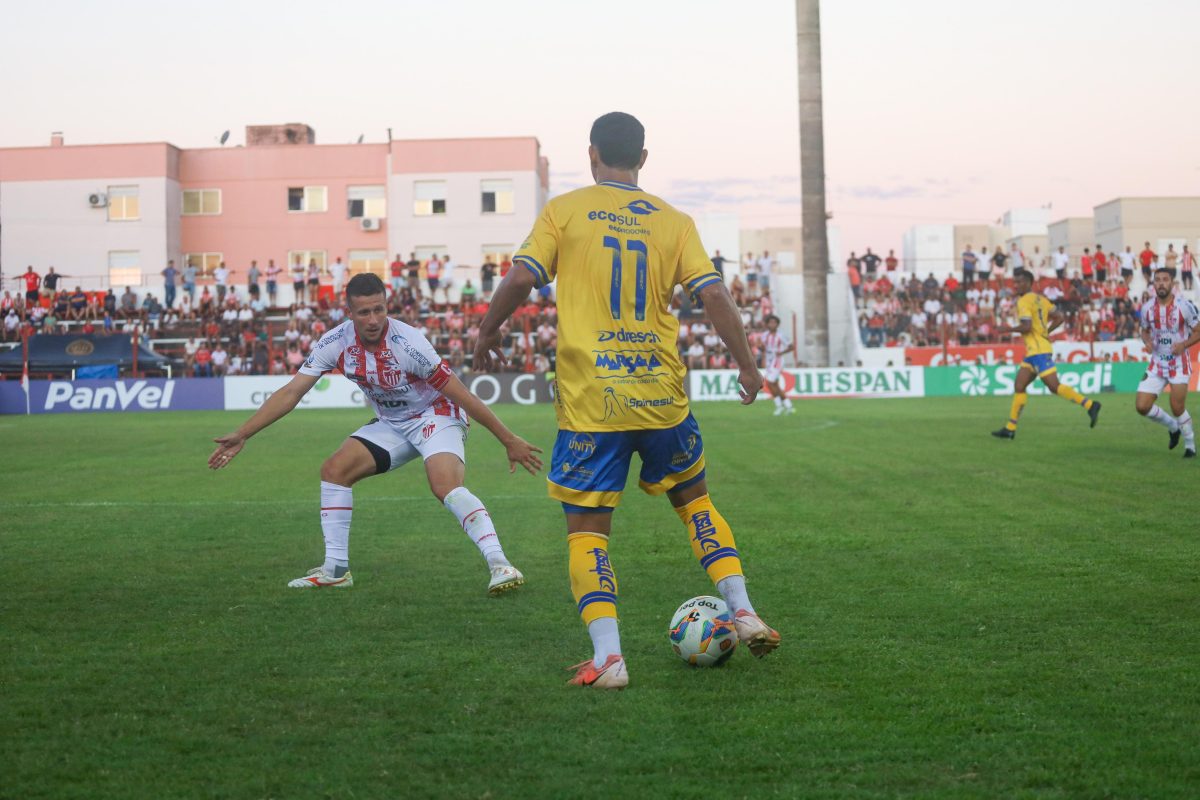 Pelotas perde para o Guarany em Bagé