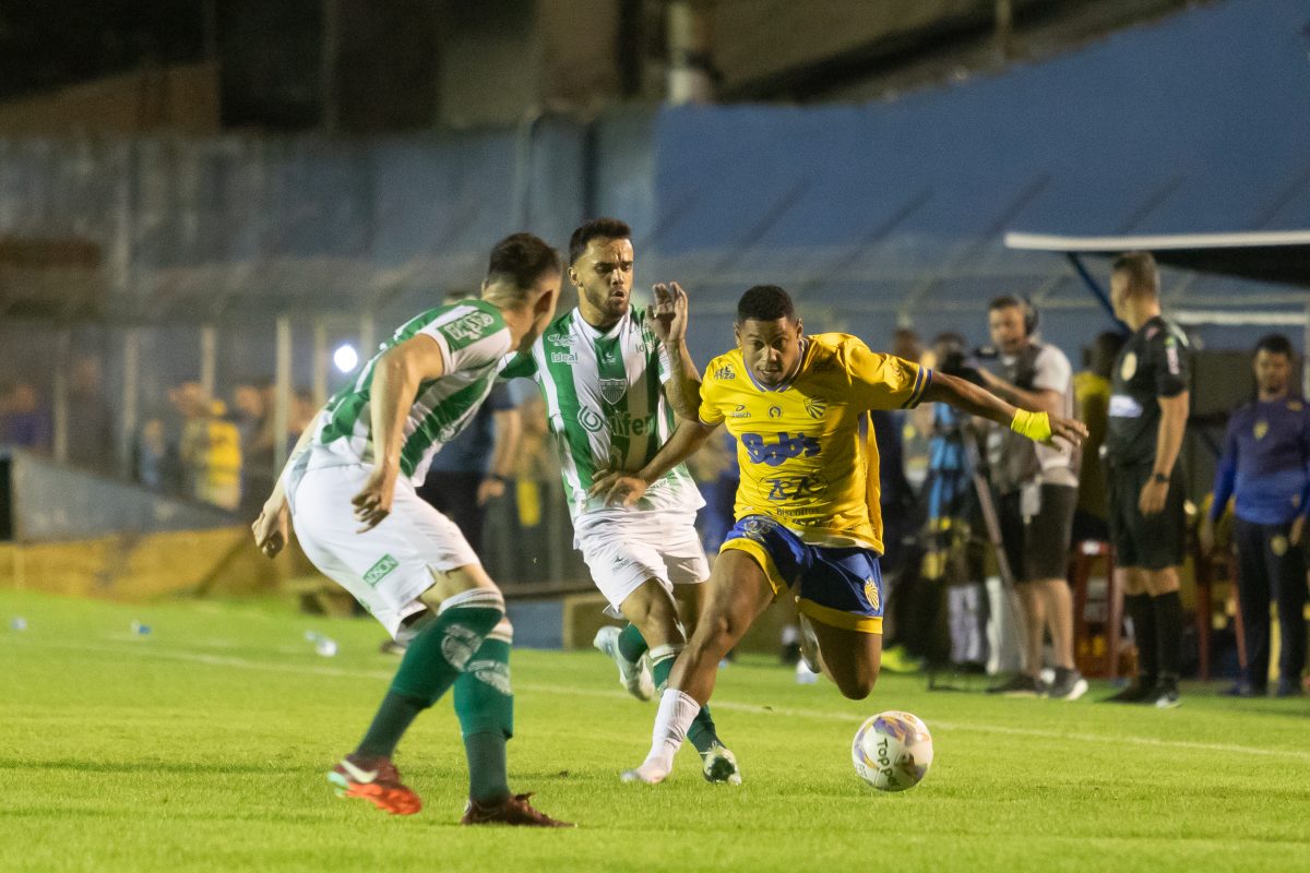 Pelotas recebe o Avenida na Boca do Lobo