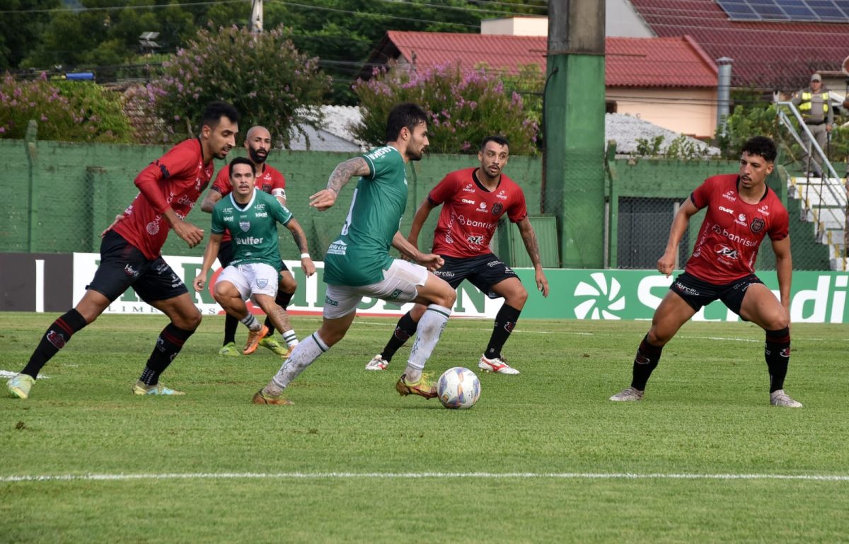 Avenida 1 x 1 Brasil: veja como foi