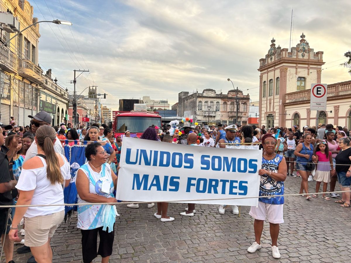 Tradição dos cordões carnavalescos negros é retomada no Centro Histórico