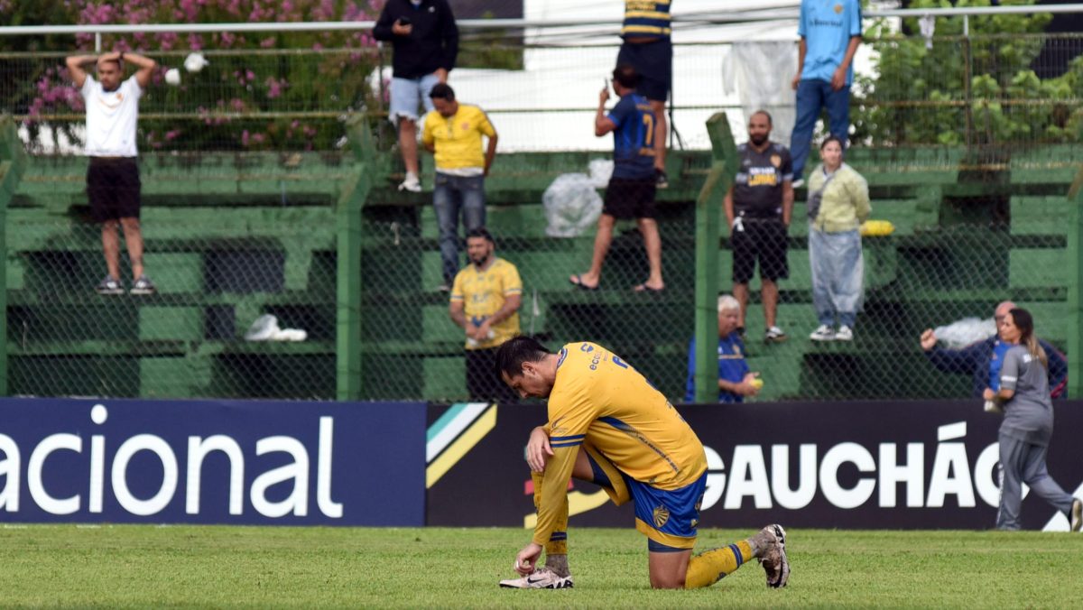 Pelotas toma 4 a 1 do Avenida e está rebaixado à segunda divisão